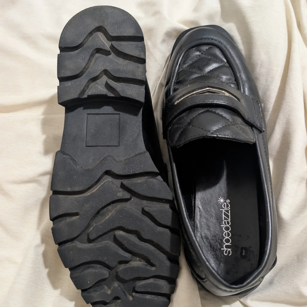 Shoe Dazzle Black Women's Loafers - Picture 6 of 9